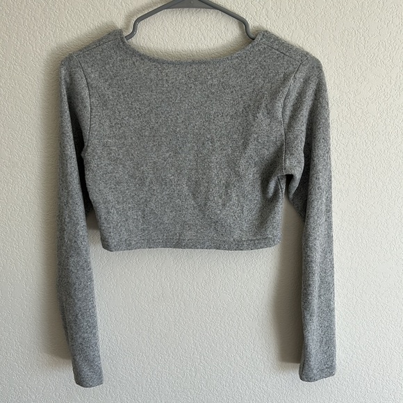 Jed North cropped long sleeve workout top - Picture 2 of 3